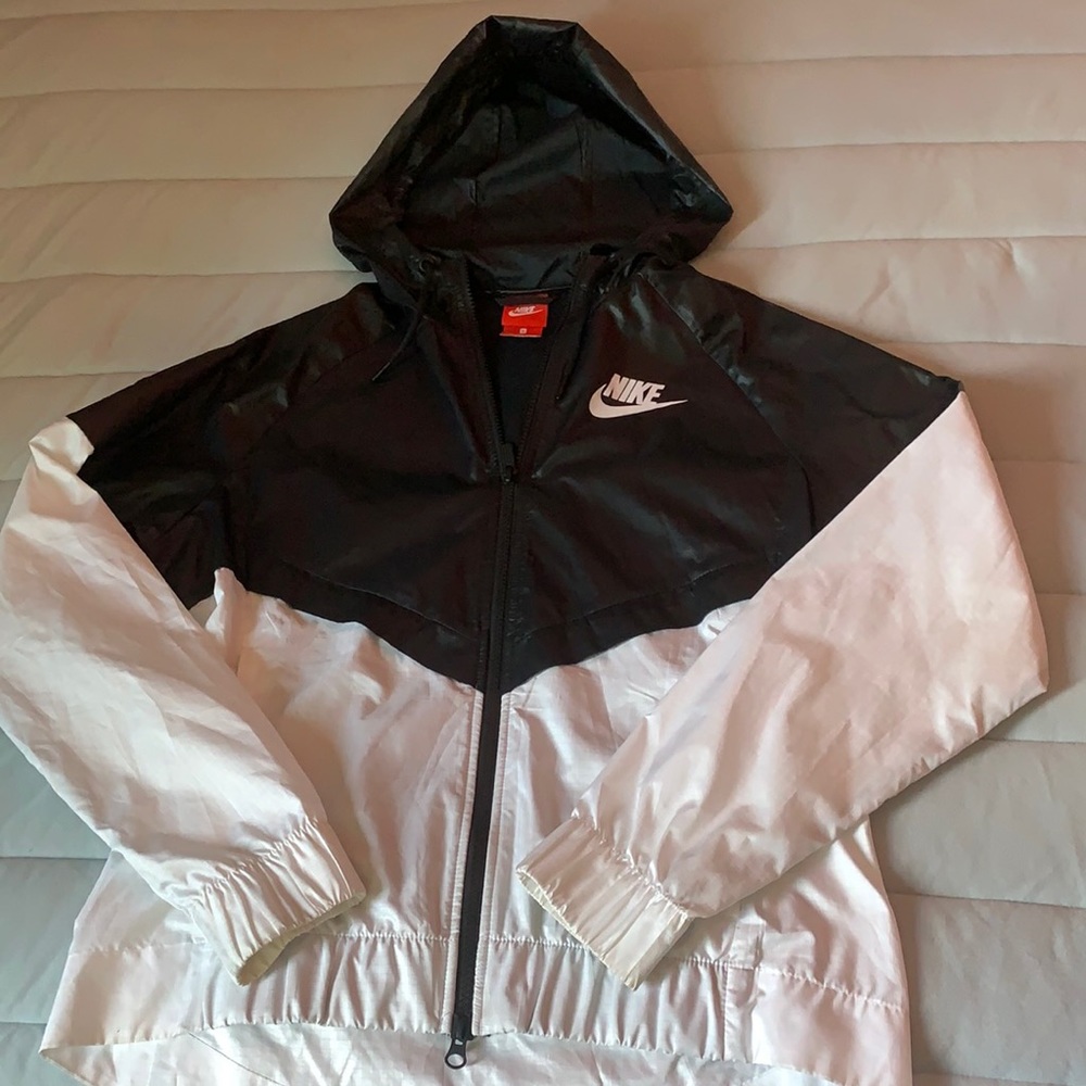 Women’s Nike Windbreaker